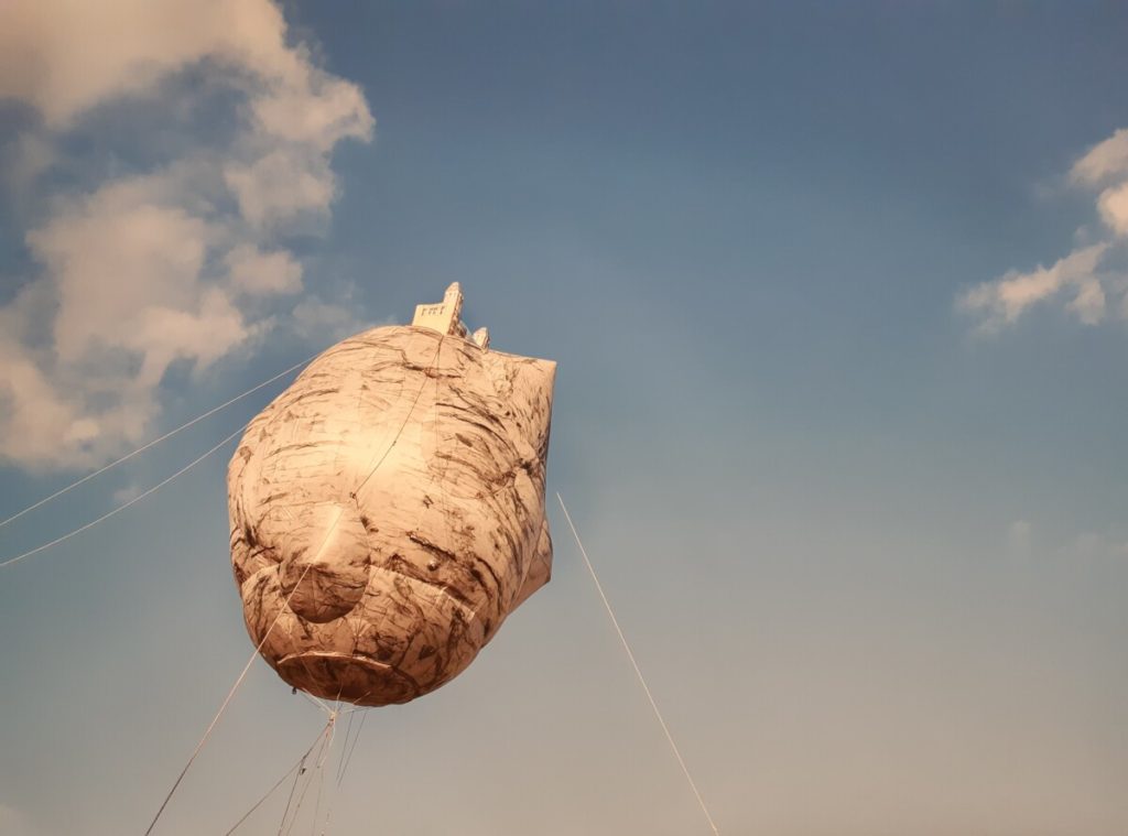 Floating Utopias, Menarik Pengunjung Menikmati Seni Balon Udara